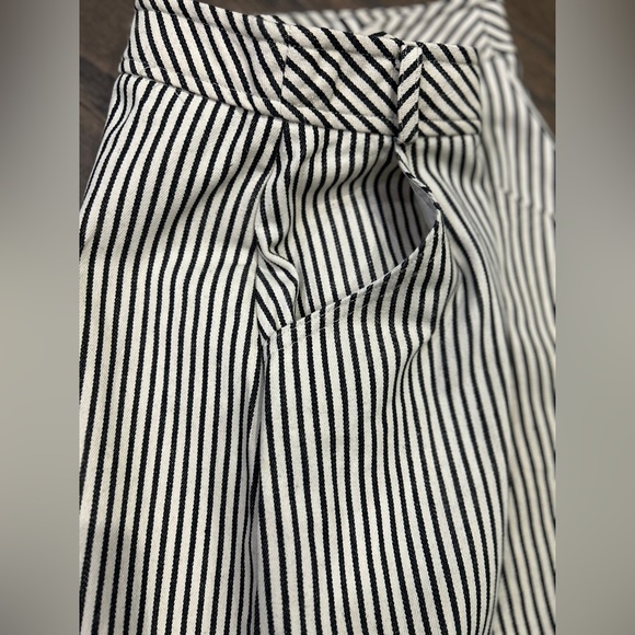 FIKA the Brand Skirt - Picture 1 of 12